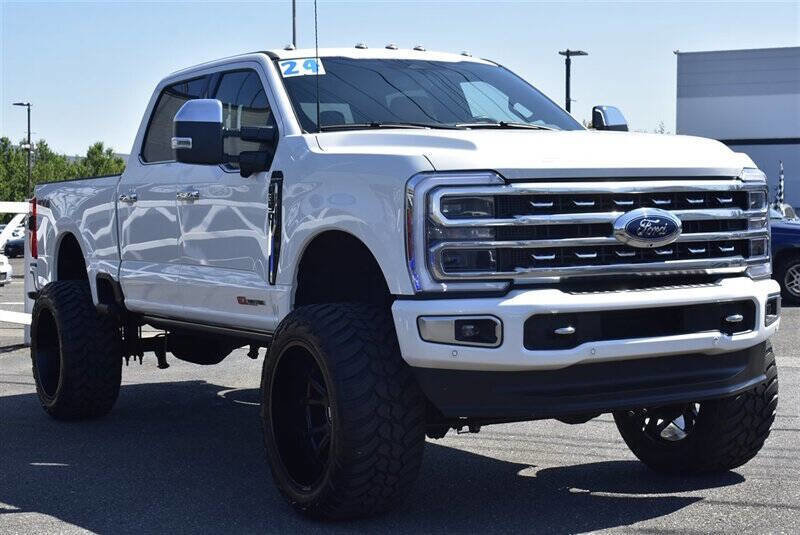 Used 2024 Ford F350 Platinum image 7