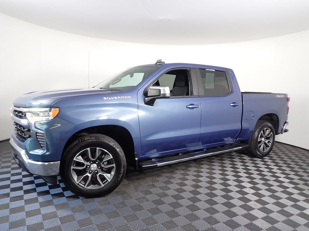 Used 2024 Chevrolet Silverado 1500 LT w/ Convenience Package II AWD/4WD image 10