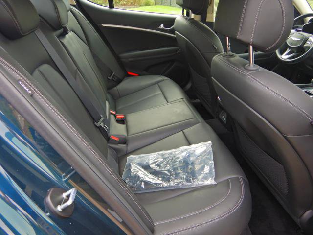 Used 2025 Genesis G70 2.5T image 15