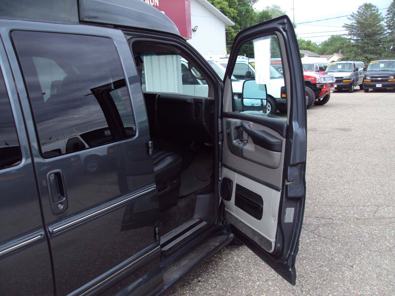Used 2014 Chevrolet Express 1500 AWD image 22