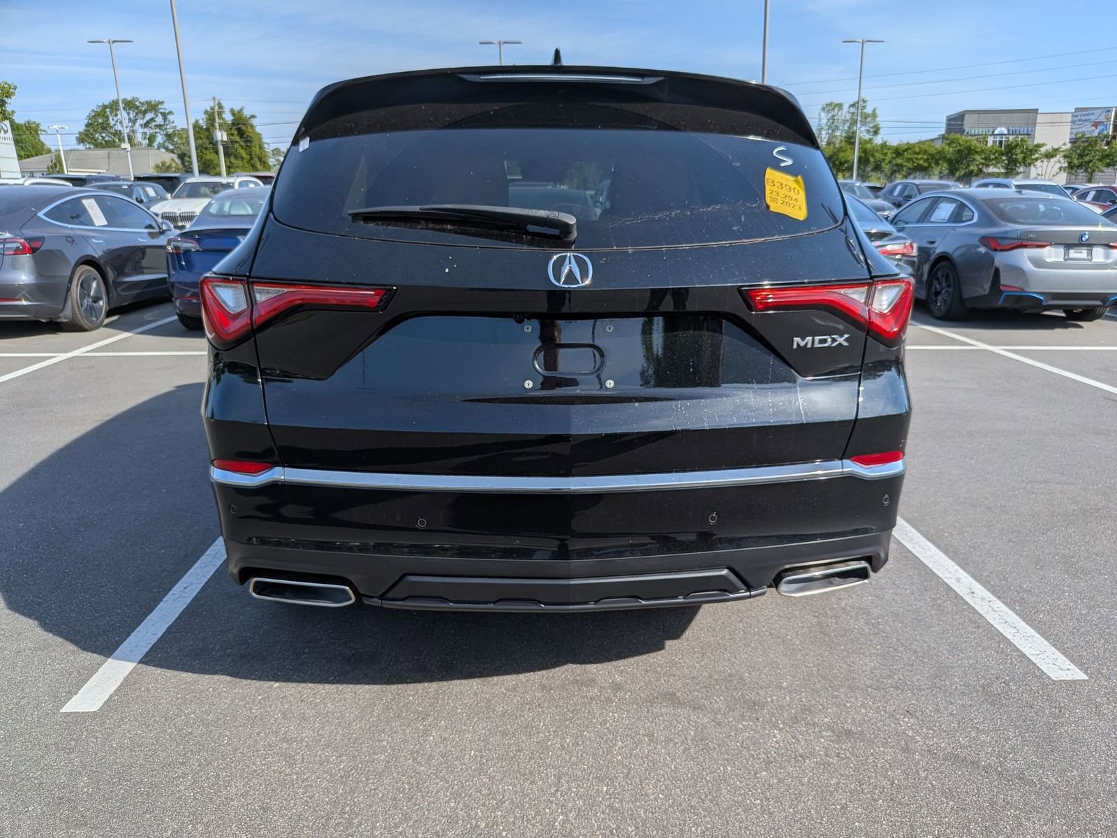 Used 2023 Acura MDX FWD w/ Technology Package image 3