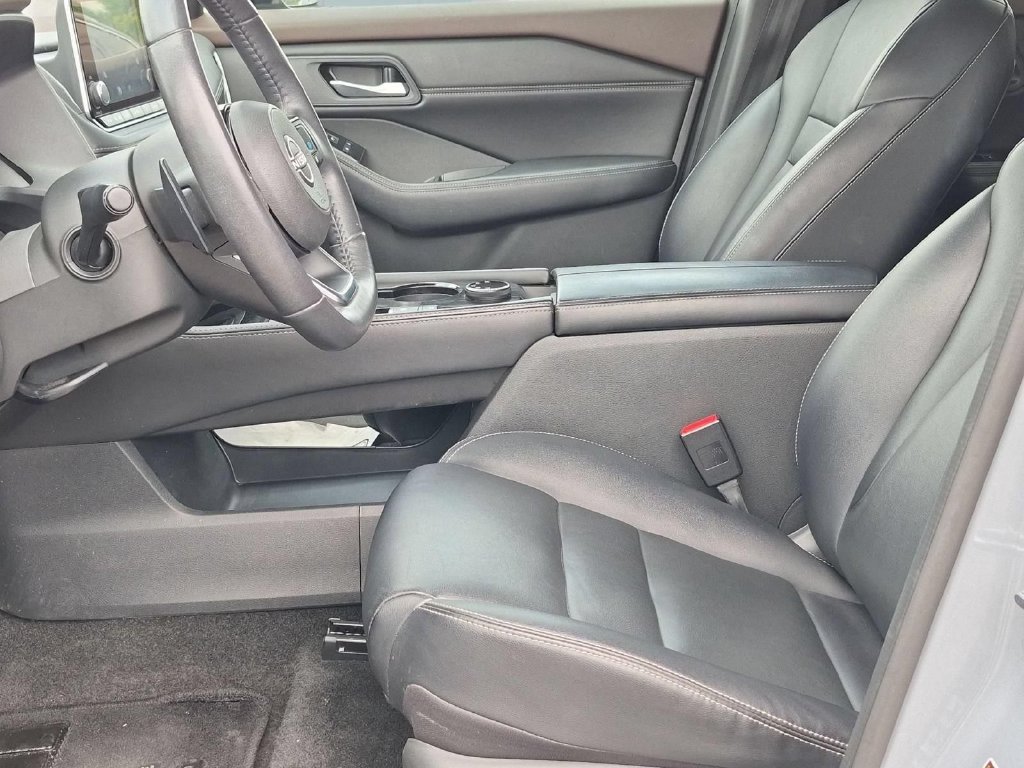Used 2023 Nissan Rogue SL AWD/4WD image 12
