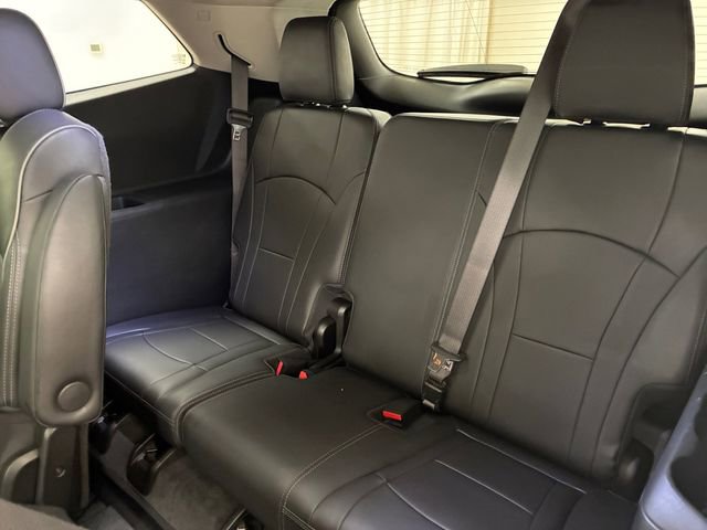 Used 2021 Buick Enclave Avenir w/ Avenir Technology Package image 18