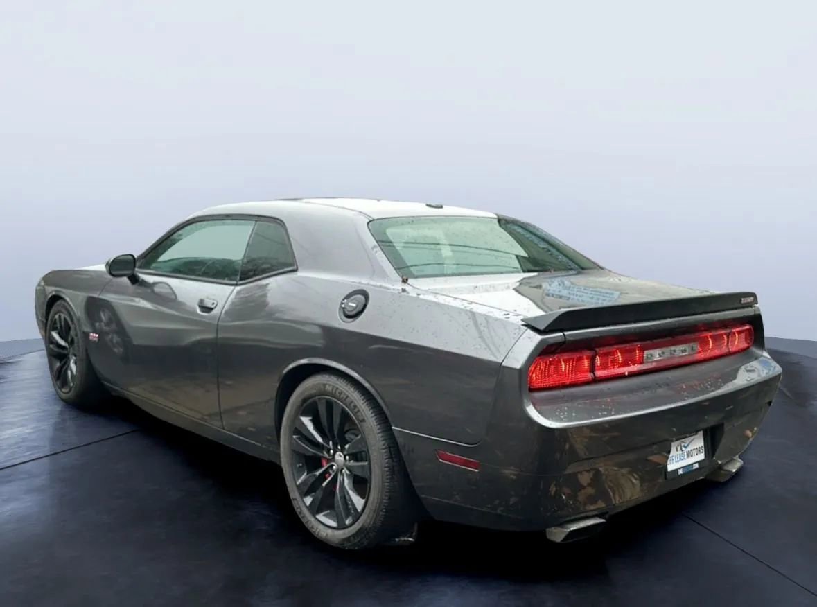 Used 2014 Dodge Challenger SRT8 RWD image 3