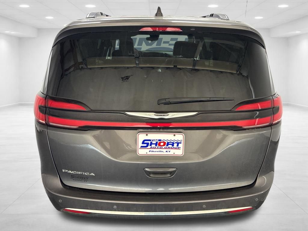 Used 2022 Chrysler Pacifica Touring-L FWD image 5