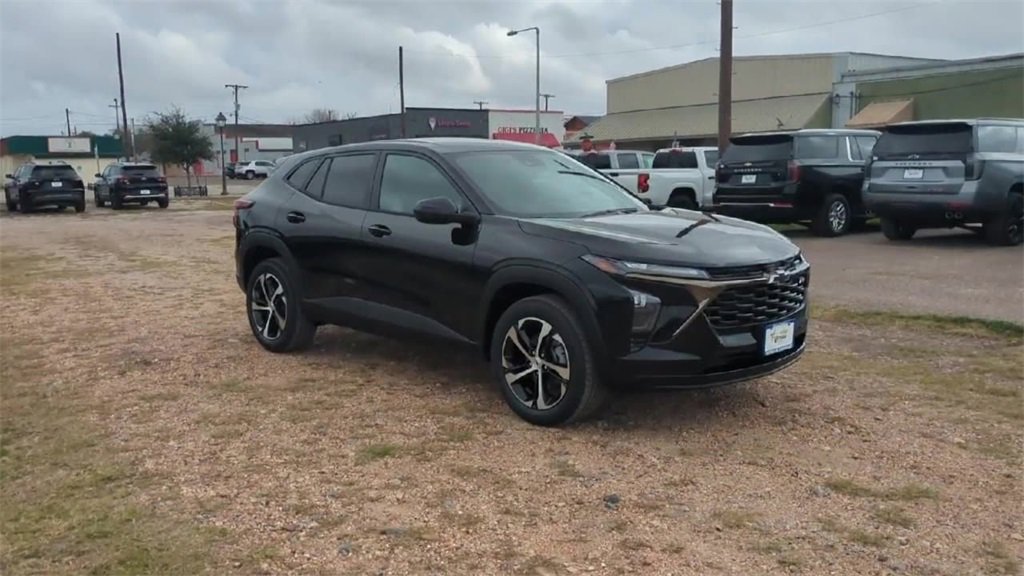 New 2026 Chevrolet Trax RS image 2