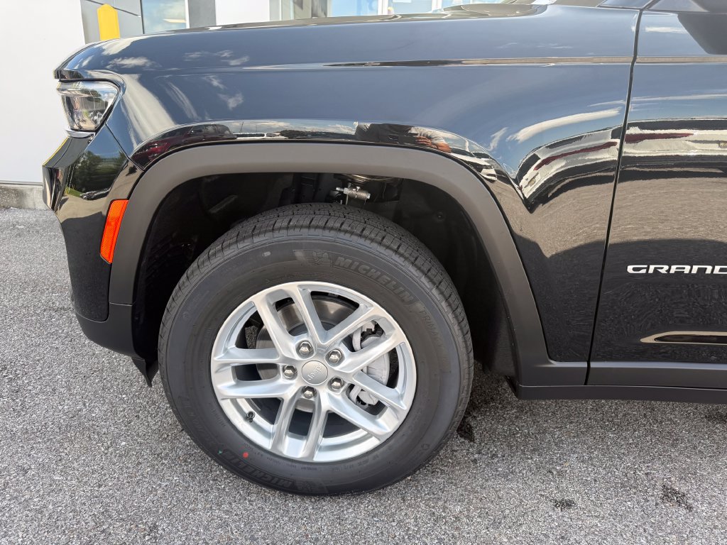 New 2026 Jeep Grand Cherokee Laredo RWD image 22