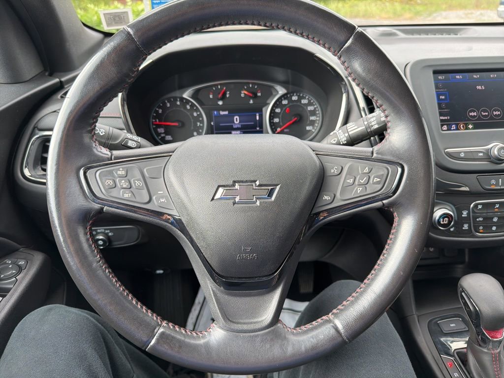 Used 2022 Chevrolet Equinox RS image 3