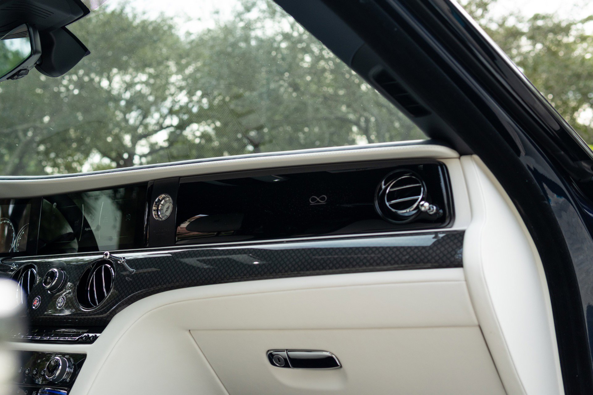 Used 2023 Rolls-Royce Ghost Black Badge w/ Black Badge Ghost Package image 58