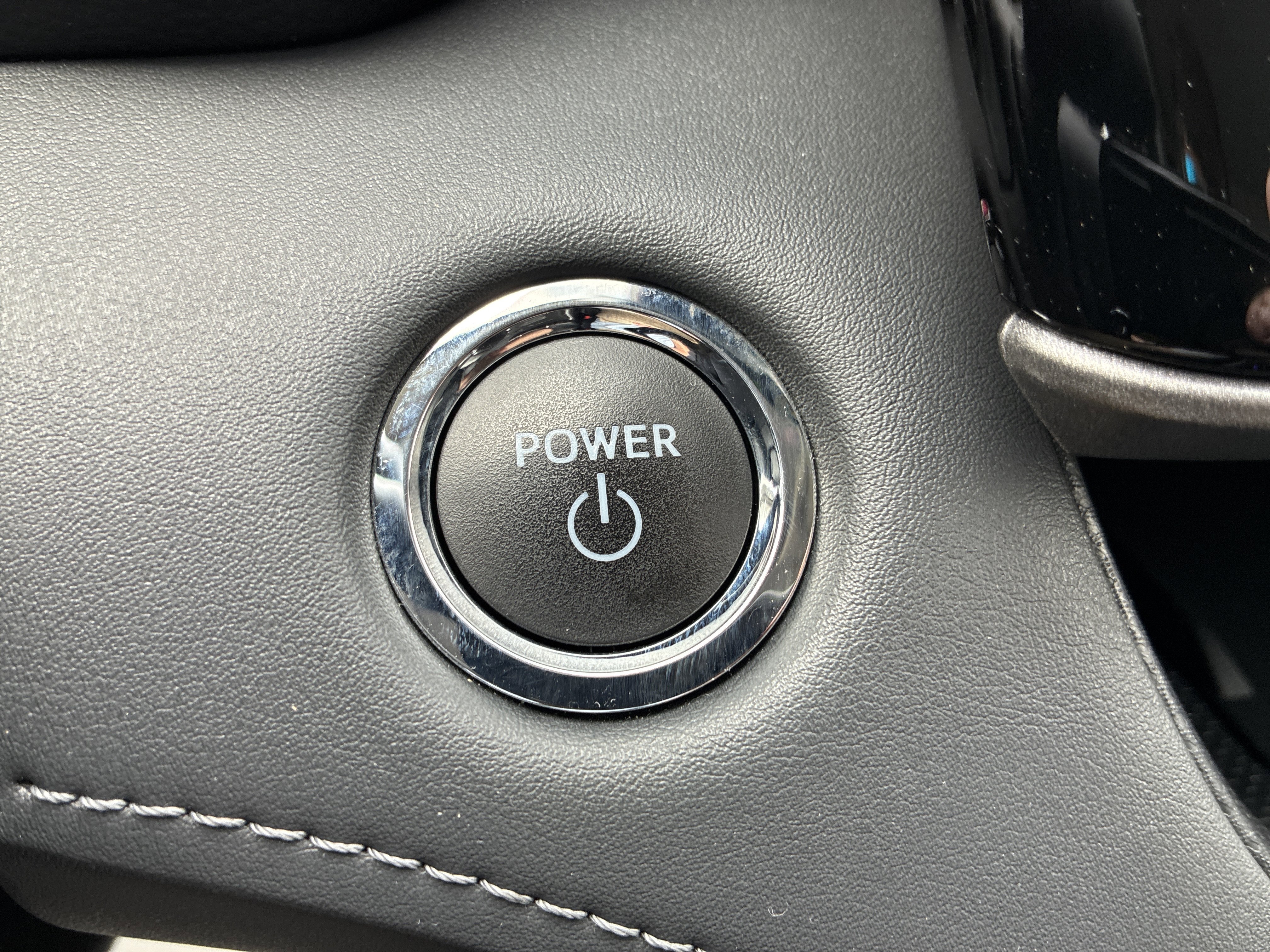 Used 2023 Toyota Highlander XLE AWD/4WD image 44