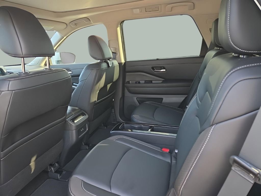 Used 2024 Nissan Pathfinder SL w/ SL Premium Package image 19