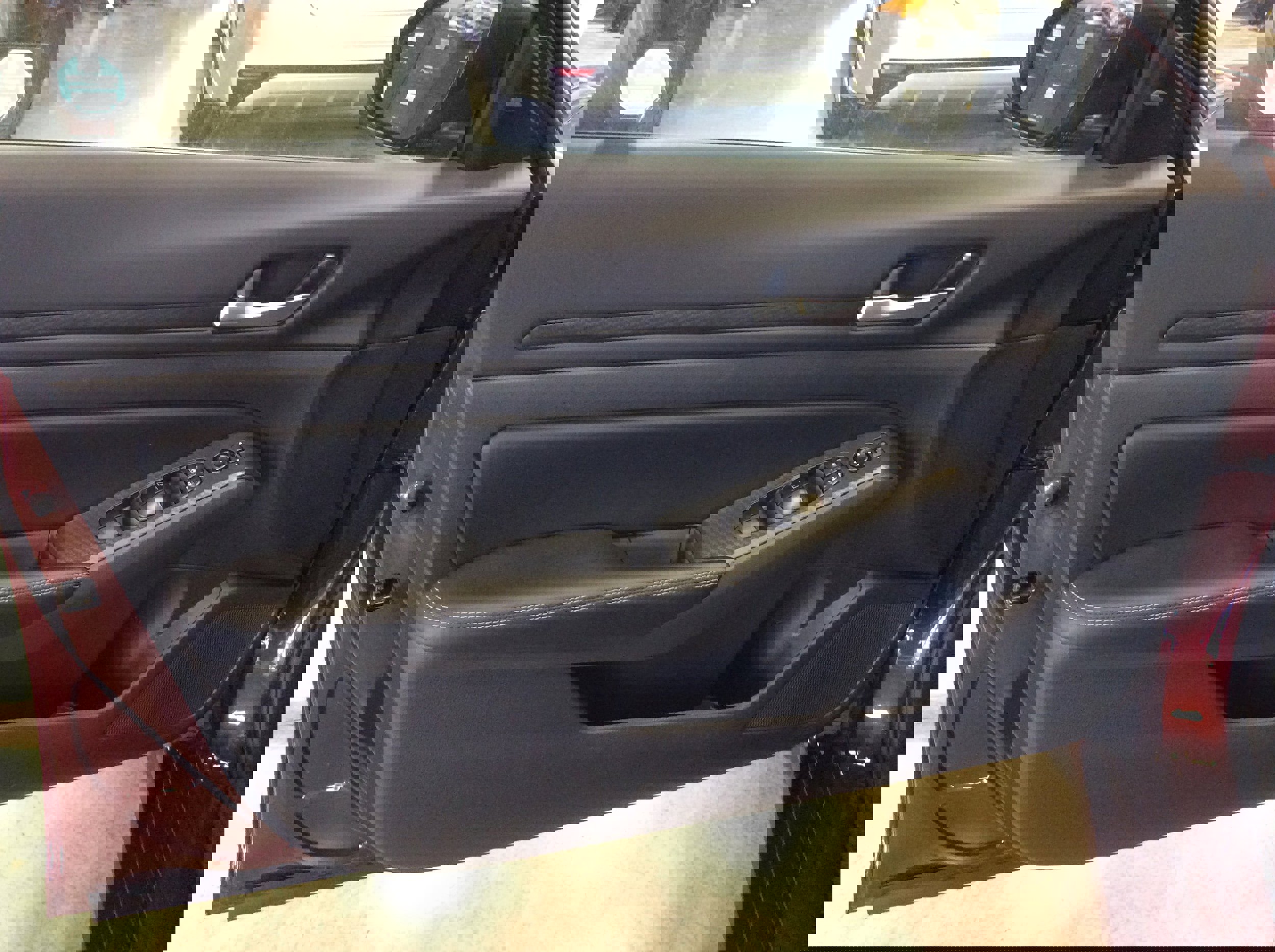 Used 2024 Nissan Altima 2.5 SV image 11