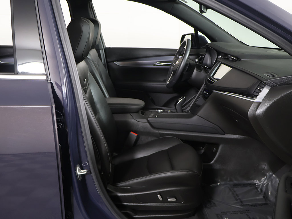 Used 2024 Cadillac XT6 Luxury w/ LPO, Floor Liner Package AWD/4WD image 28