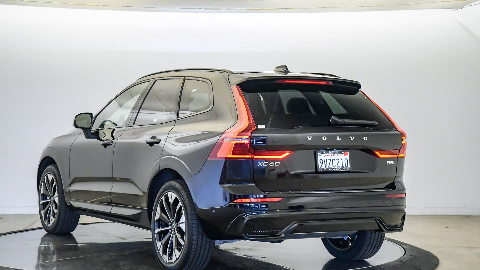 Certified 2026 Volvo XC60 B5 Plus w/ Protection Package Premier AWD/4WD image 2