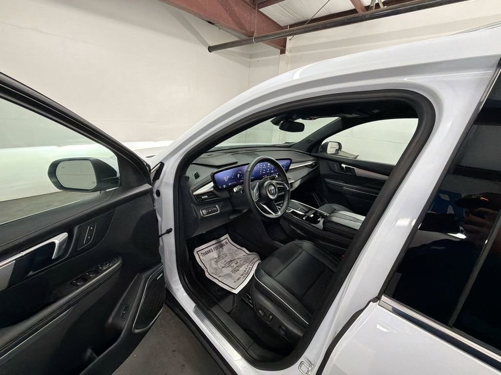 Used 2026 Buick Enclave Preferred w/ LPO, Floor Liner Package FWD image 10