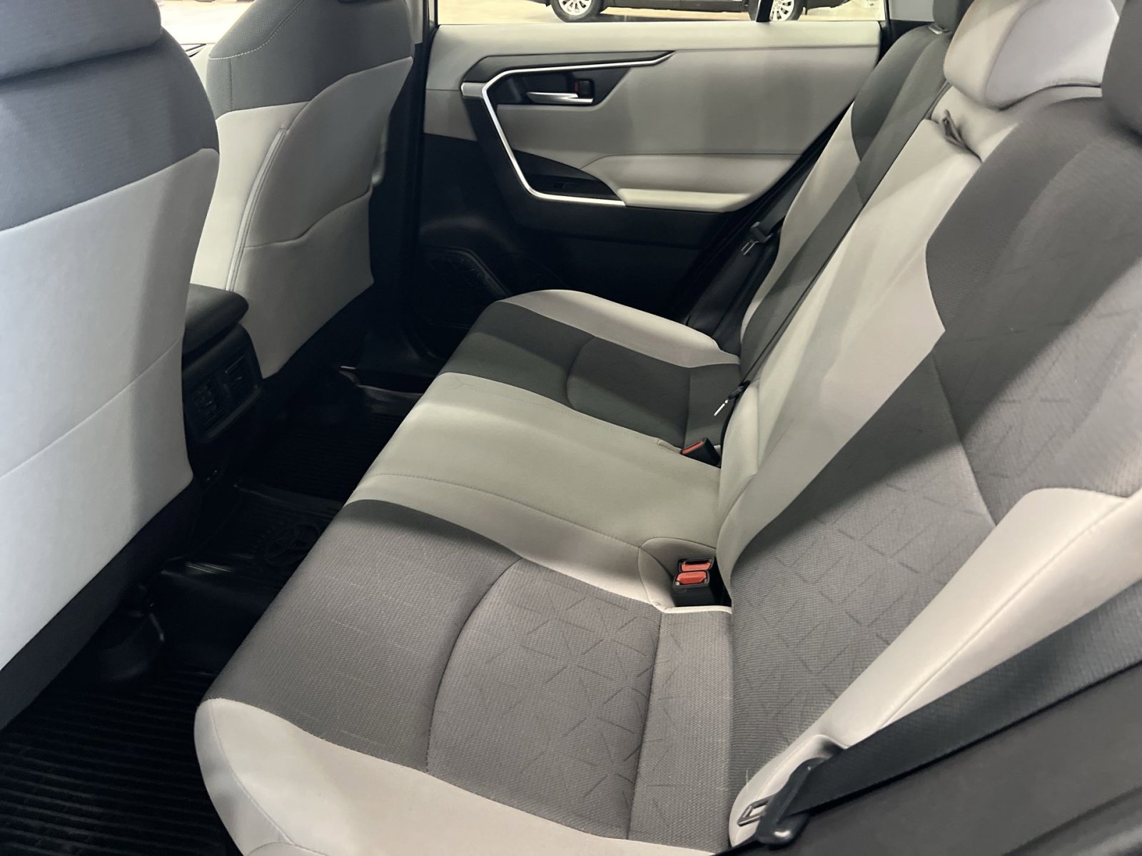 Used 2025 Toyota RAV4 XLE w/ Convenience Package image 21