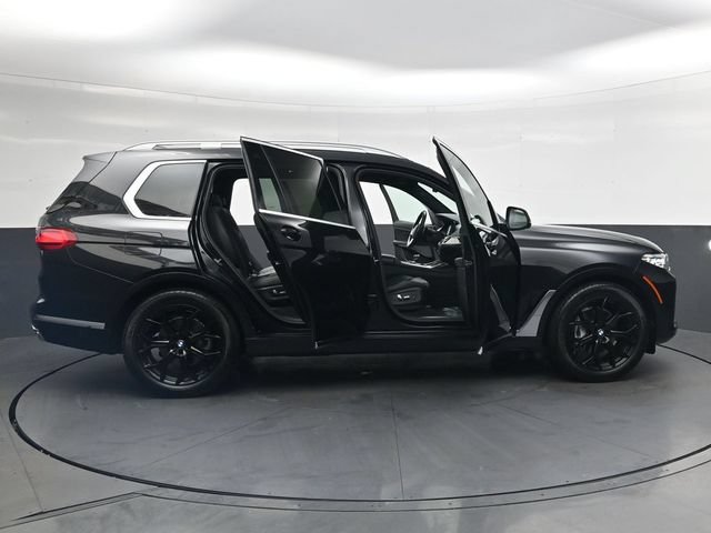 Used 2020 BMW X7 xDrive40i w/ Premium Package AWD/4WD image 39