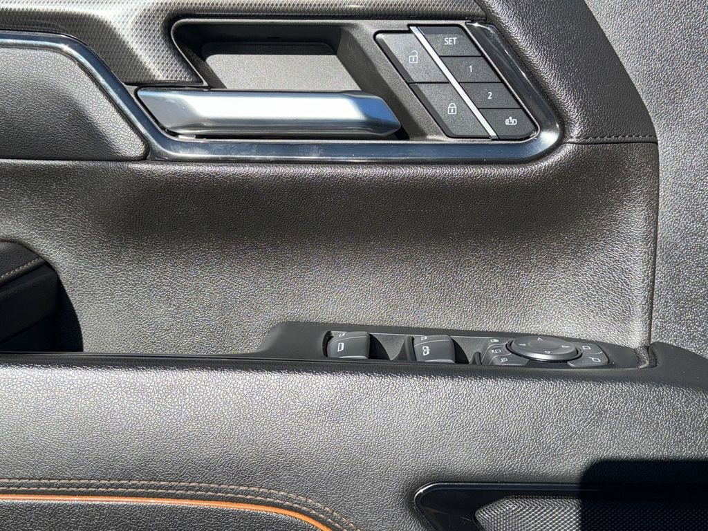 Used 2024 GMC Sierra 2500 AT4 w/ AT4 Preferred Package image 17