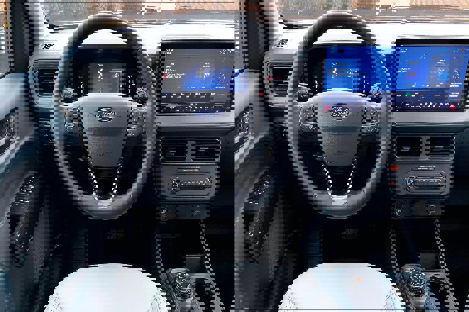 Used 2025 Ford Maverick XLT w/ XLT Luxury Package image 5