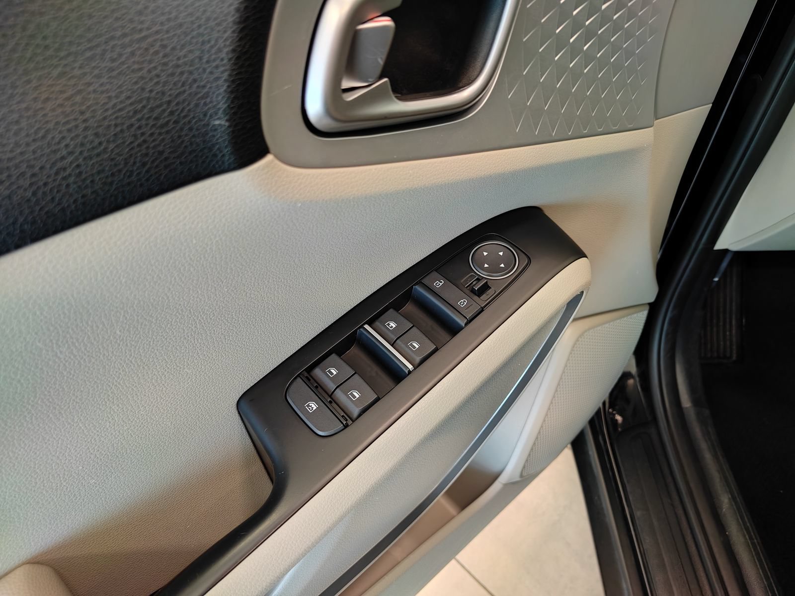 Used 2020 Kia Soul LX FWD image 9