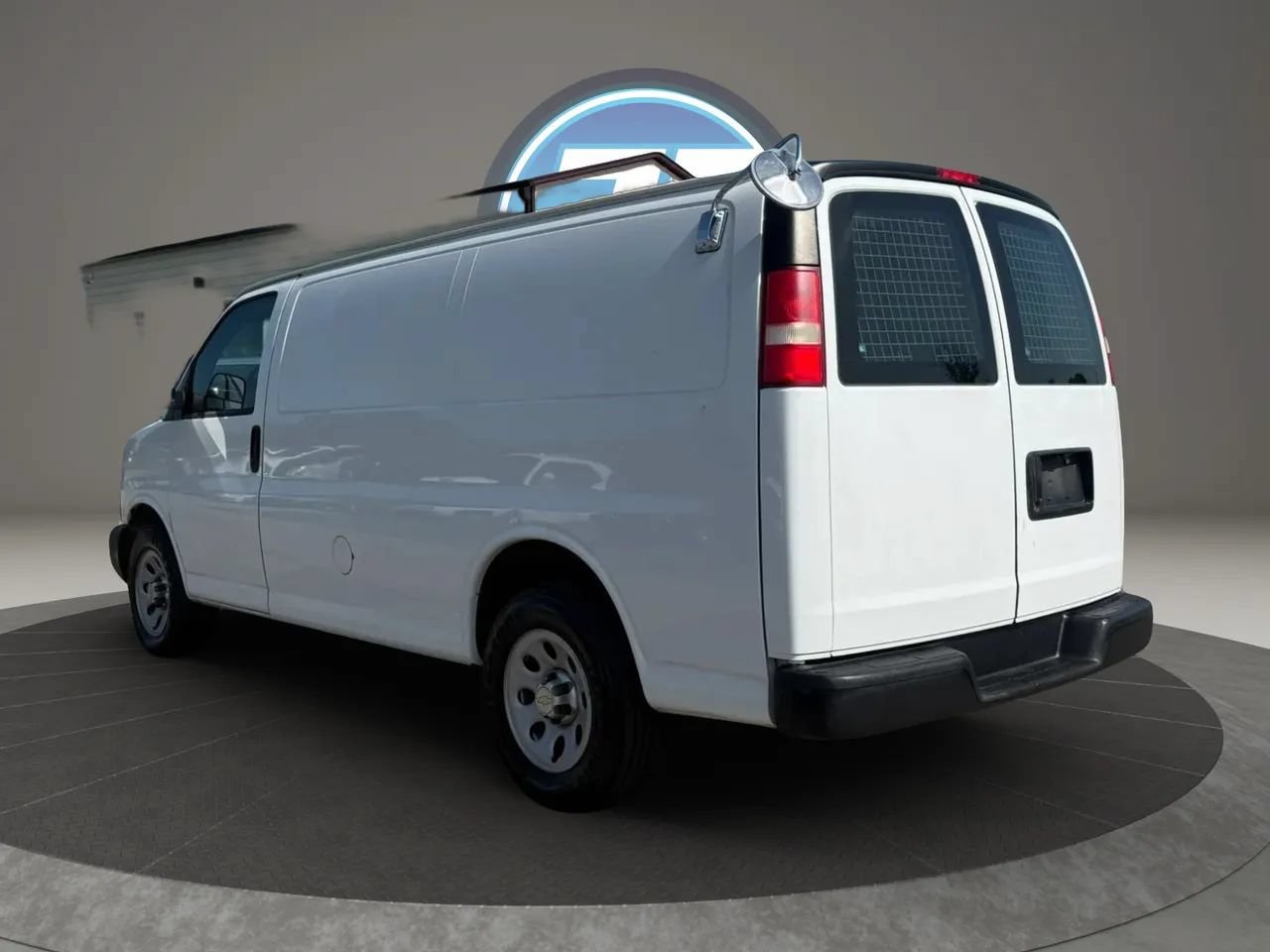 Used 2014 Chevrolet Express 1500 RWD image 12