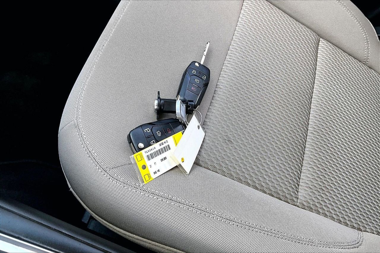 Used 2021 Ford Explorer 4WD w/ Class III Trailer Tow Package image 31