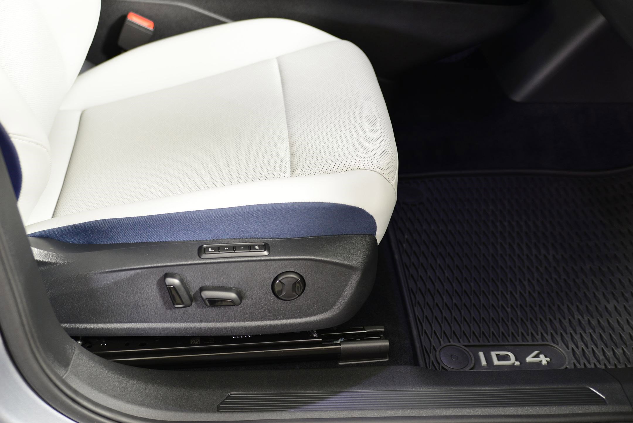 Used 2025 Volkswagen ID.4 S Limited image 10
