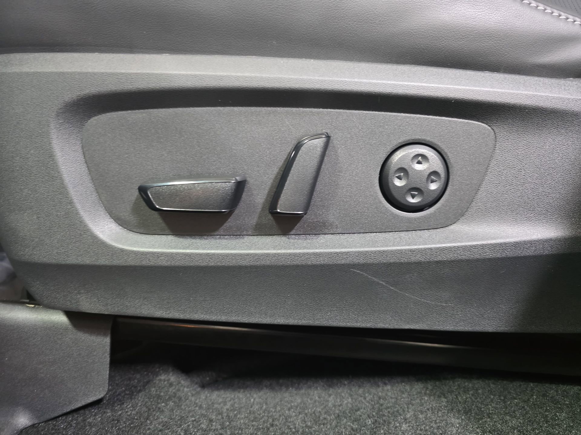 New 2026 INFINITI QX60 Sport w/ Dark Cargo Package image 28