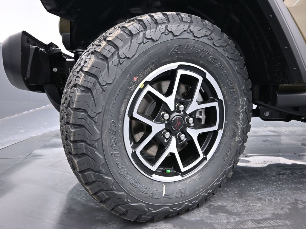 Certified 2025 Jeep Wrangler Unlimited Rubicon w/ Technology Group image 19