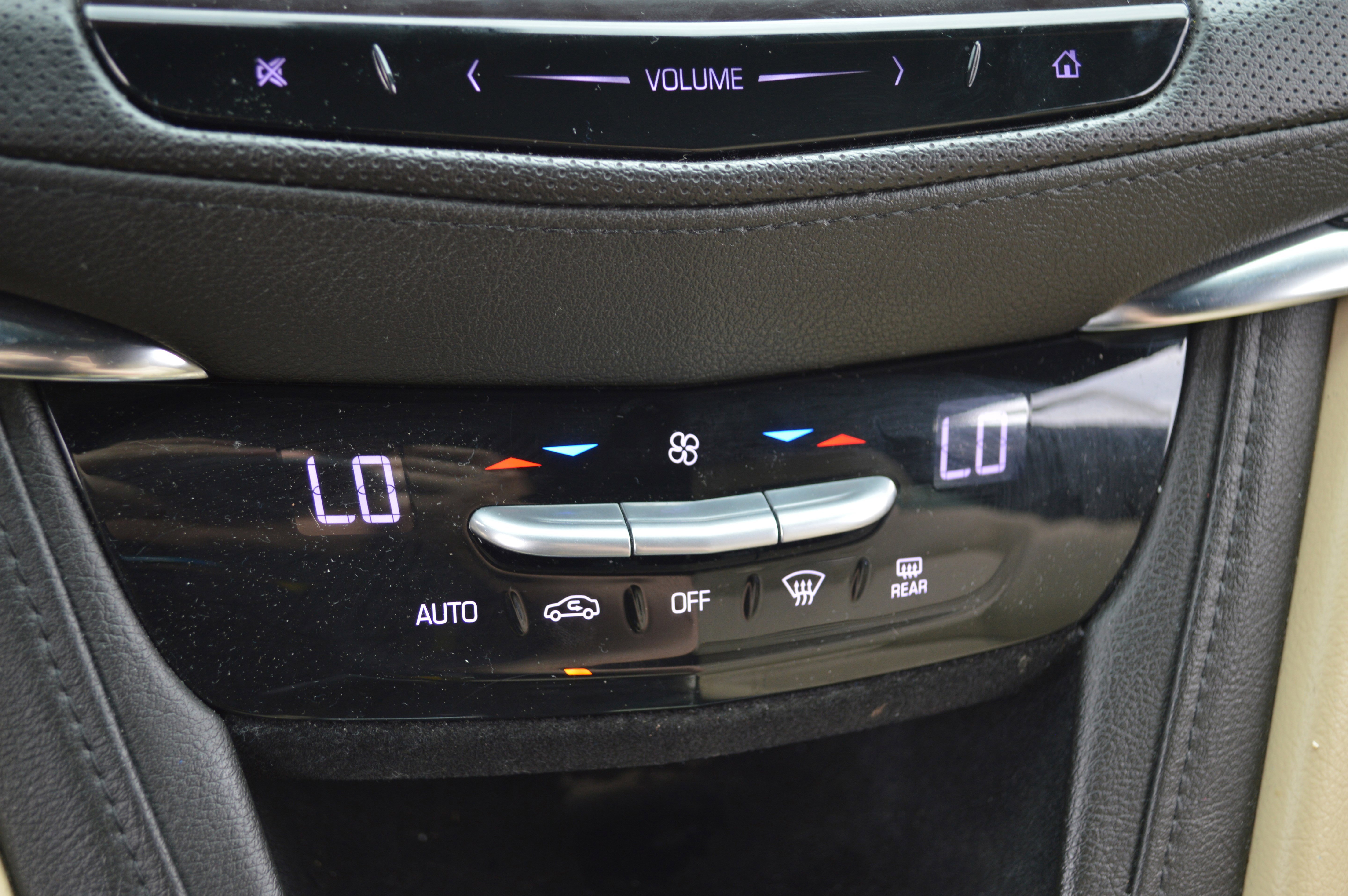 Used 2018 Cadillac XT5 FWD image 22
