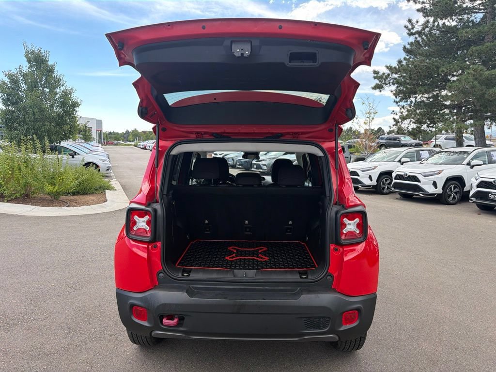Used 2020 Jeep Renegade Trailhawk AWD/4WD image 15