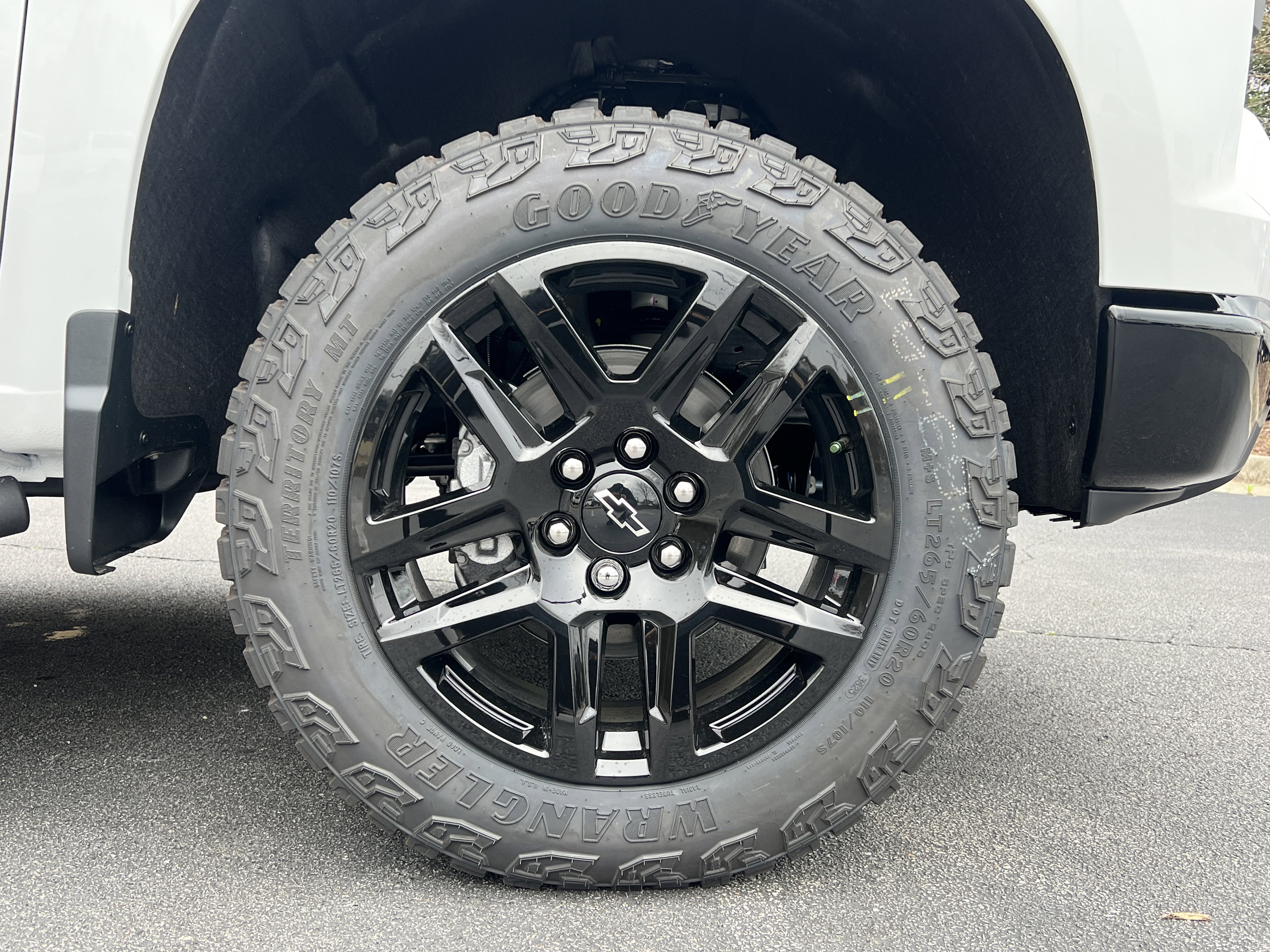 New 2026 Chevrolet Silverado 1500 Custom Trail Boss w/ LPO, Dark Essentials Package image 13