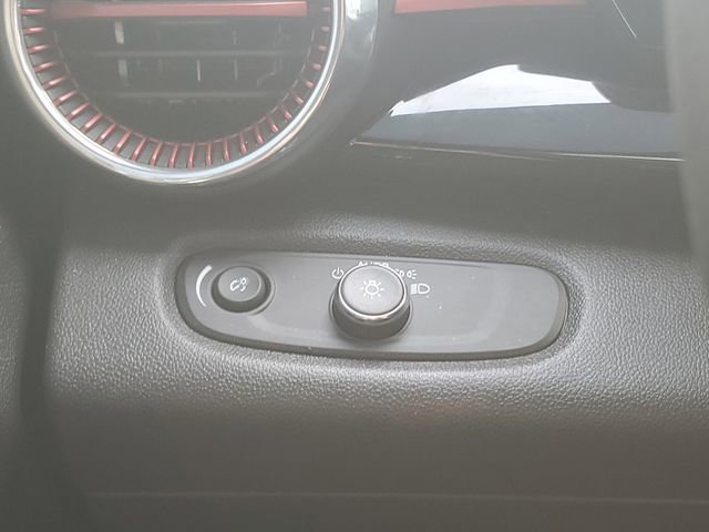 Used 2025 Chevrolet Trax RS w/ Driver Confidence Package image 21