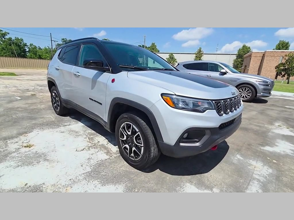 Used 2024 Jeep Compass Trailhawk AWD/4WD image 30