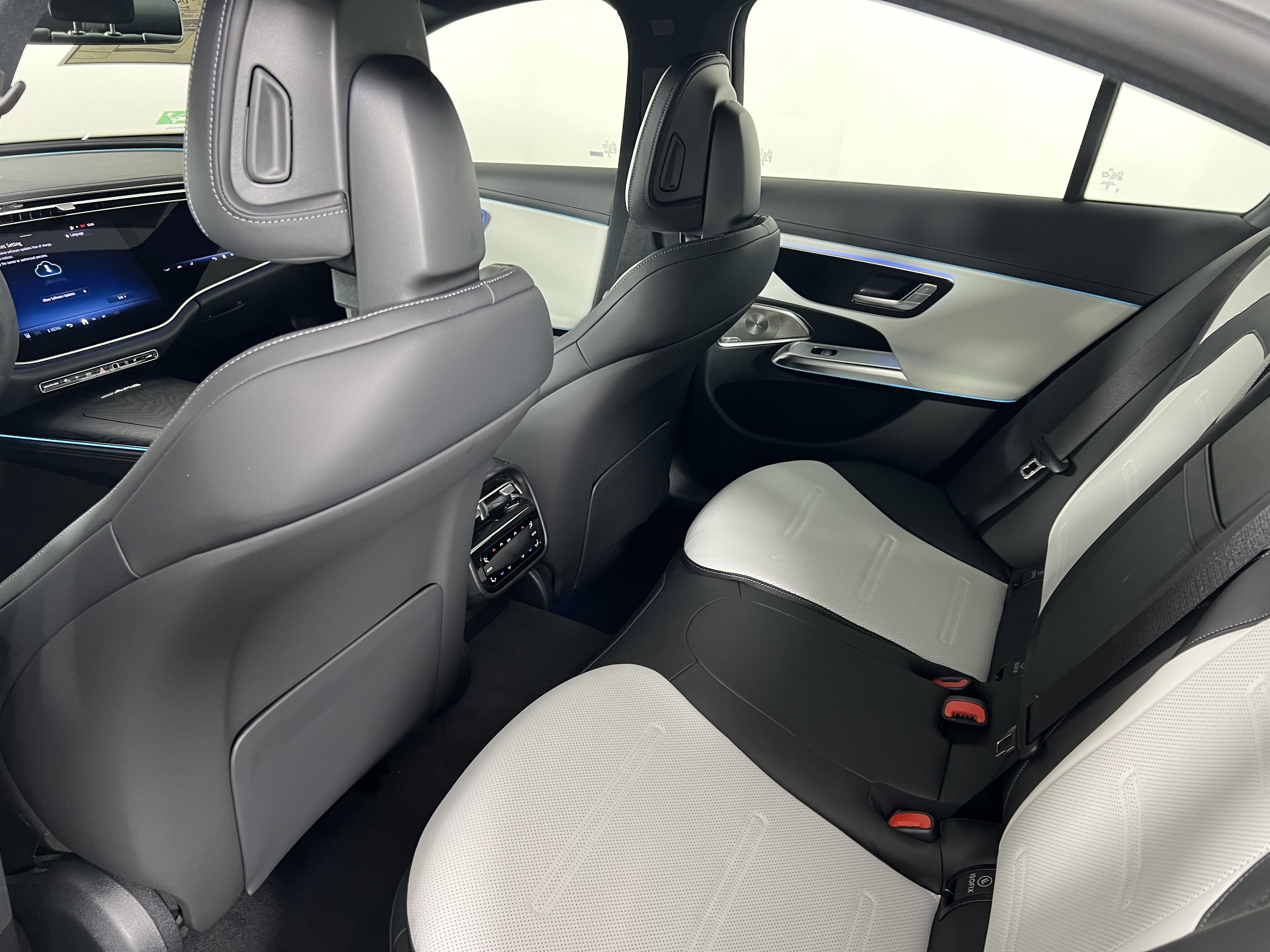 New 2026 Mercedes-Benz E 53 AMG e 4MATIC Sedan image 22