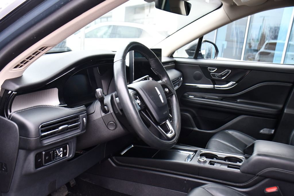 Used 2023 Lincoln Corsair Reserve w/ Equipment Group 201A image 11