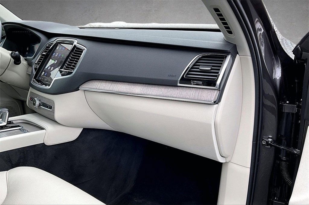 Used 2024 Volvo XC90 B5 Plus w/ Protection Package image 27