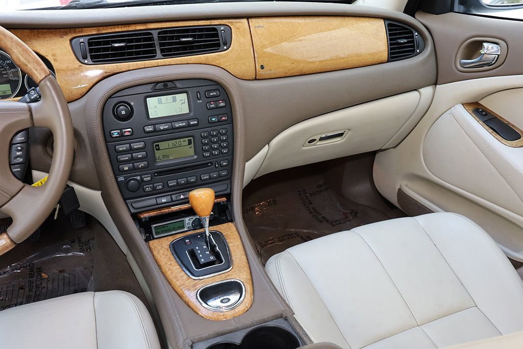 Used 2006 Jaguar S-TYPE 3.0 image 10