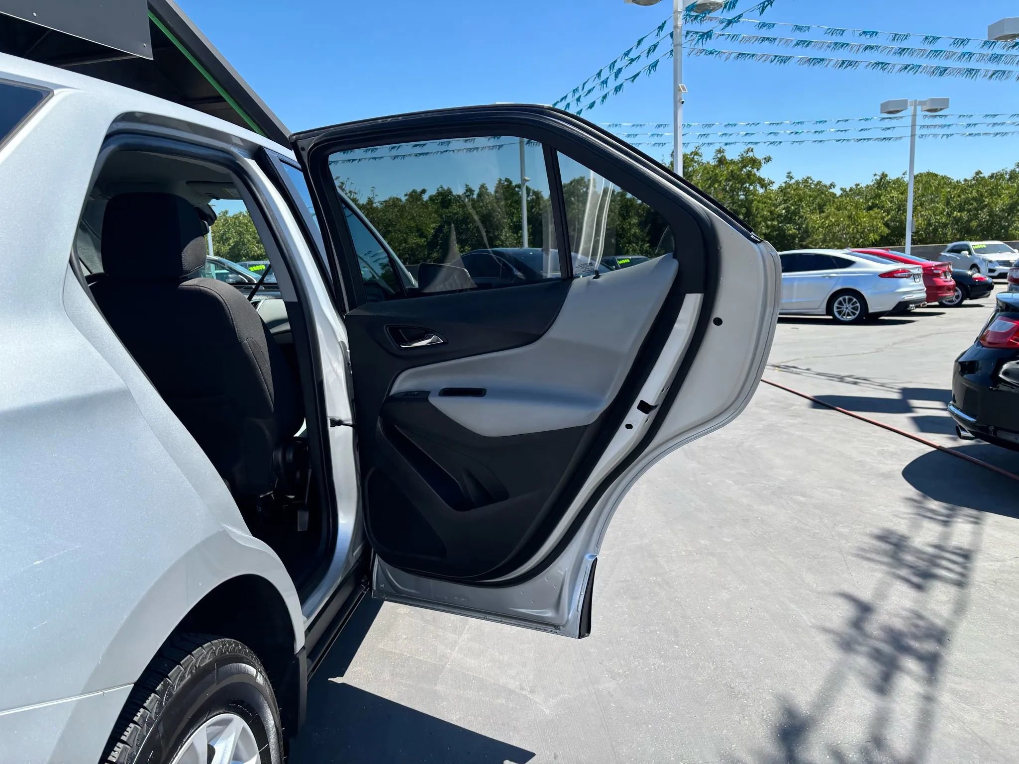 Used 2021 Chevrolet Equinox LT w/ LPO, Cargo Package image 13