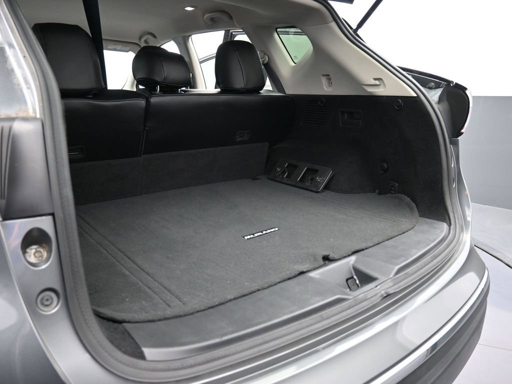 Used 2017 Nissan Murano SV image 16