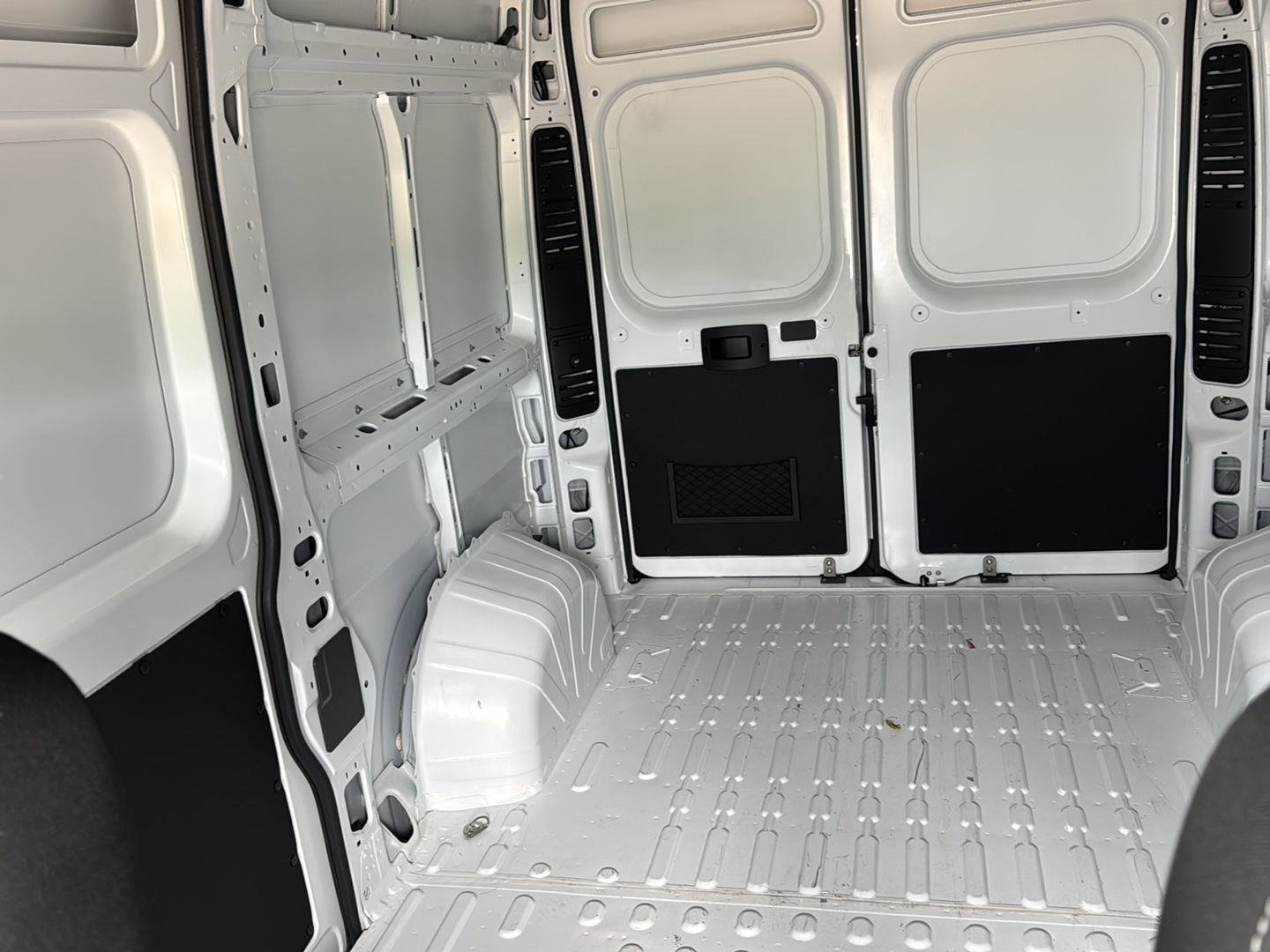 Used 2024 RAM ProMaster 2500 w/ Convenience Group FWD image 17