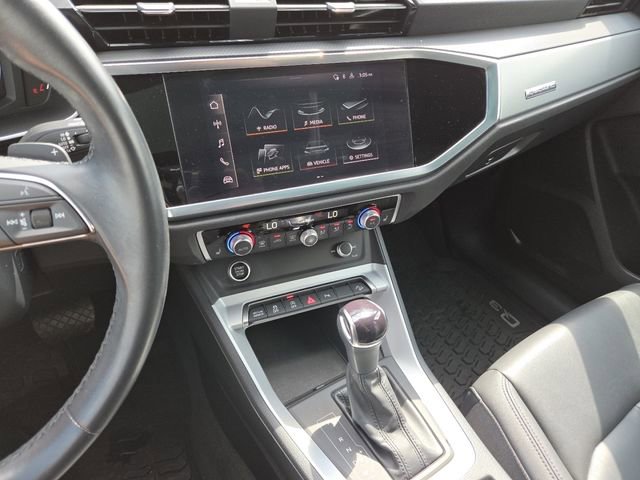 Used 2022 Audi Q3 2.0T Premium w/ Convenience Package AWD/4WD image 36