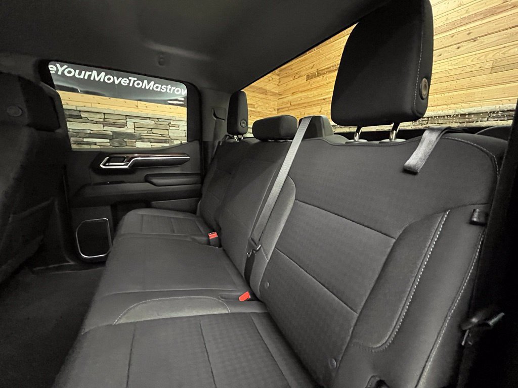 Used 2022 Chevrolet Silverado 1500 LT AWD/4WD image 35