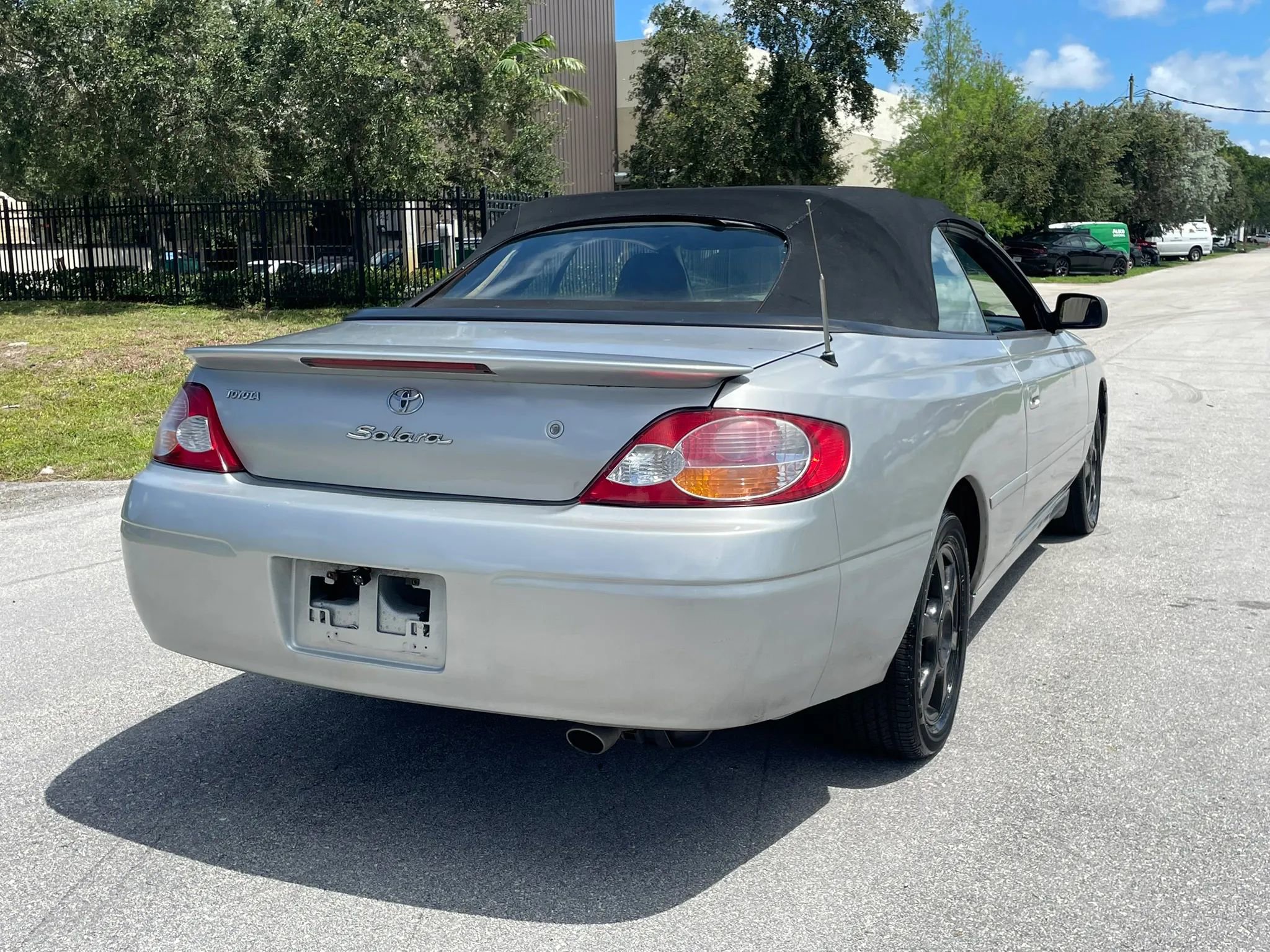 Used 2003 Toyota Solara SLE FWD image 8