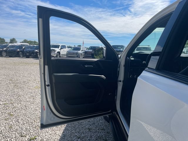 Certified 2025 GMC Yukon XL AT4 w/ LPO, Floor Liner Package AWD/4WD image 27