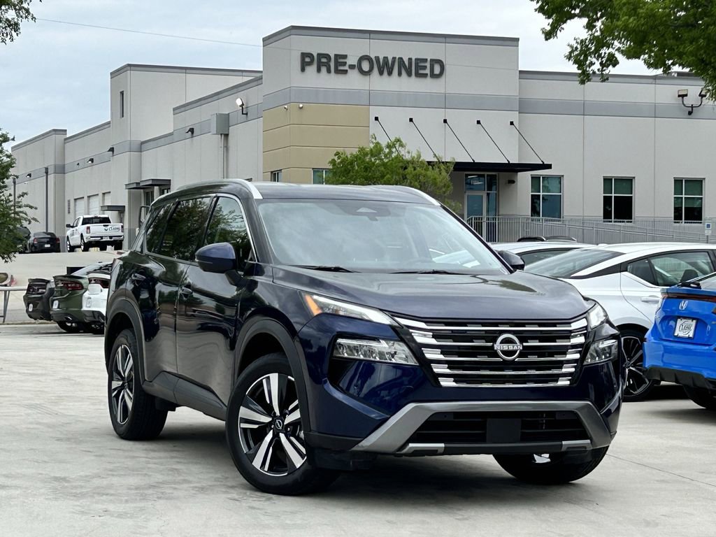Used 2026 Nissan Rogue SL AWD/4WD image 2