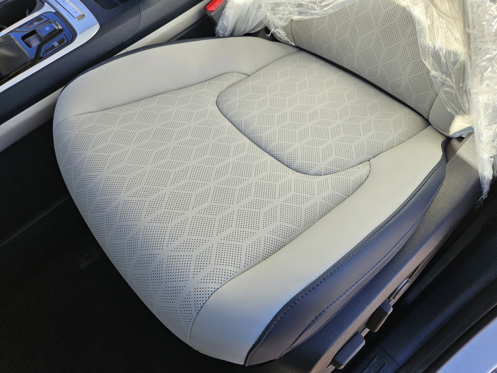 New 2026 Kia Carnival EX image 8