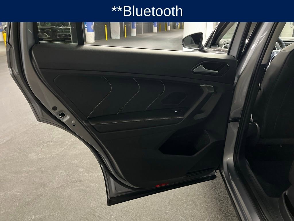 Used 2024 Volkswagen Tiguan SE w/ Panoramic Sunroof Package image 20