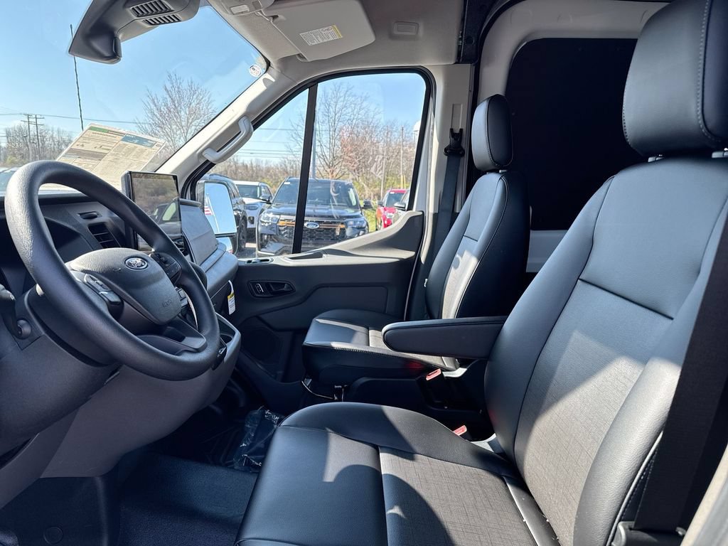 New 2026 Ford Transit 250 148 Medium Roof w/ Load Area Protection Package RWD image 19