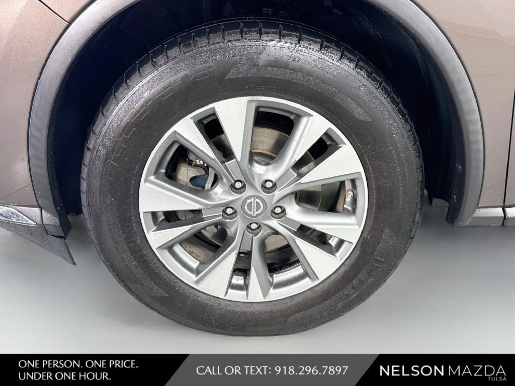 Used 2015 Nissan Murano S FWD image 29